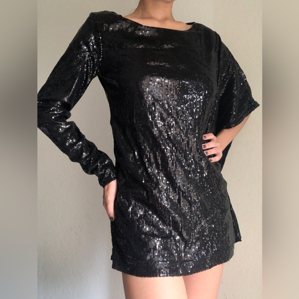 Cute black sequin Top with long sleeve and bat Wing
